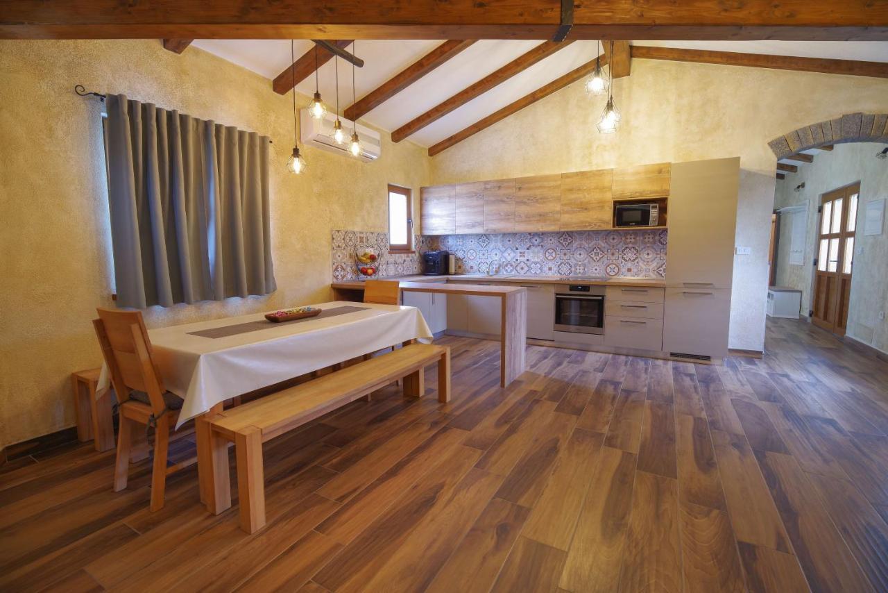 Villa Meloni Motovun Bagian luar foto